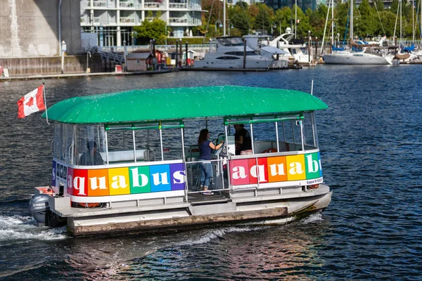Granville Island Aquabus em False Creek, Vancouver — Fotografia de Stock