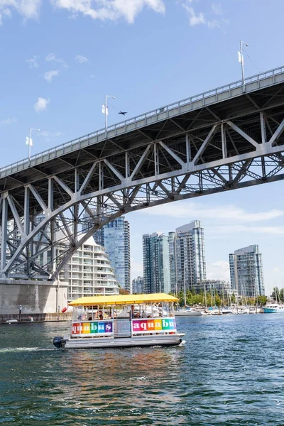 Granville Island Aquabus am falschen Bach, vancouver — Stockfoto