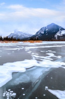 Donmuş Vermilion göller Banff National Park kışın