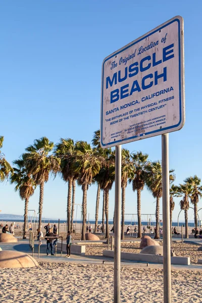 Muskelstrandschild in Santa Monica Beach, Kalifornien — Stockfoto