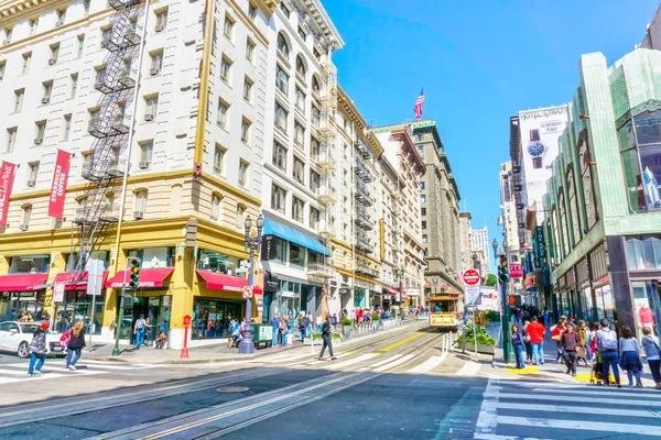 Zajęty Powell Street w centrum San Francisco — Zdjęcie stockowe