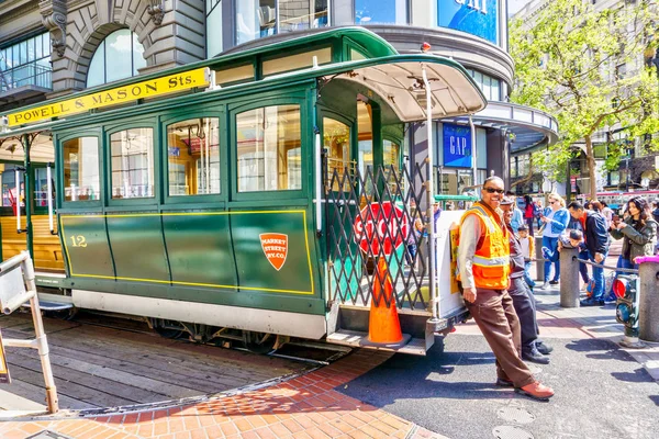 Historische kabelbaan in San Francisco, Californië — Stockfoto