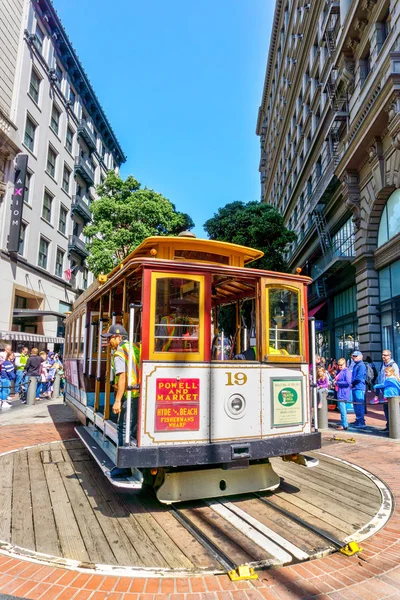 Historische kabelbaan in San Francisco, Californië — Stockfoto