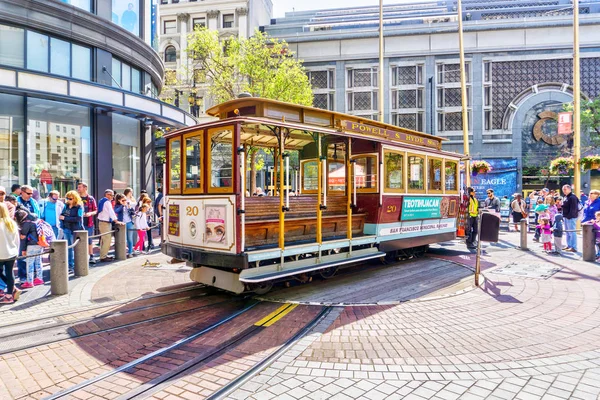 Historische kabelbaan in San Francisco, Californië — Stockfoto