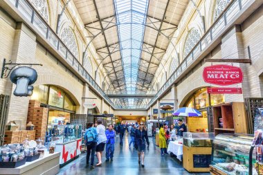 Tarihi San Francisco feribot Binası çiftçi pazarı
