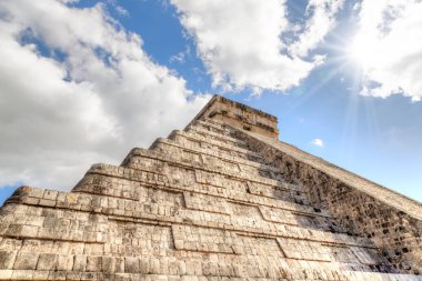 Yucatan Yarımadası, Meksika 'daki Chichen Itza' da Kukulcan Piramidi