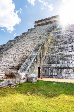 Yucatan Yarımadası, Meksika 'daki Chichen Itza' da Kukulcan Piramidi
