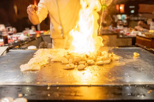 Teppanyaki Chef Cooking Japanese Seafood Shrimp Hot Metal Plate Flaming — Stock Photo, Image