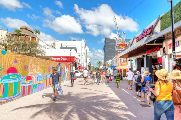 Playa Del Carmen México Dezembro 2019 Visitantes Gostam Fazer Compras — Fotografia de Stock