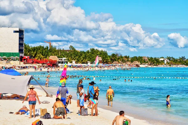 Playa Del Carmen Mexico Dec 2019 Crowded Beach Filled People — Stock Photo, Image