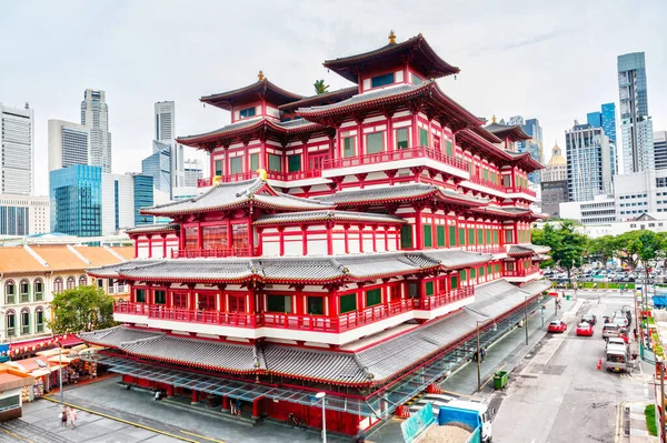 Singapur Çin Mahallesi Nde Buddha Toothe Relic Tapınağı Önplanda Şehrin — Stok fotoğraf