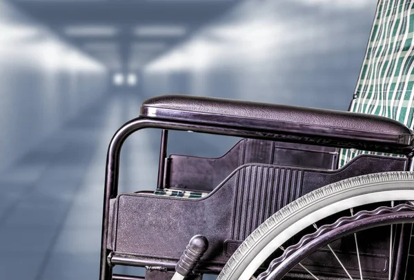 Cadeira Rodas Vazia Corredor Hospital Lar Idosos Aposentados Com Espaço — Fotografia de Stock