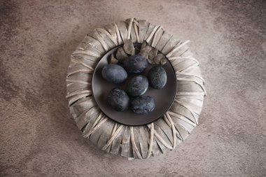  Renkli, haşlanmış, yakın plan tavuk yumurtası.