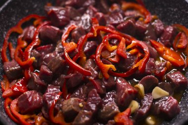  Tavada biberli ızgara et.