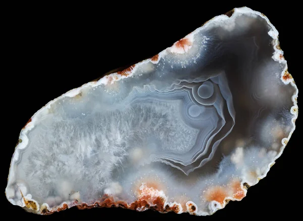 Kırmızı zeyolit içerikli agate jeot dilimi. Rusya, Kemero bölgesi