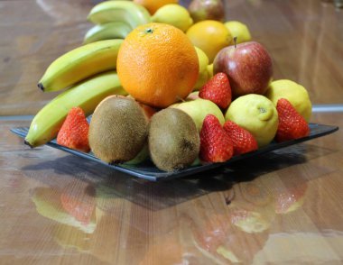 Sağlıklı bir hayata yardımcı olan lezzetli meyveler.