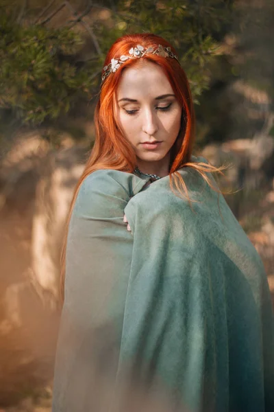 Beautiful Red Haired Girl Turquoise Dress Diadem Her Head Walking — Stock Photo, Image