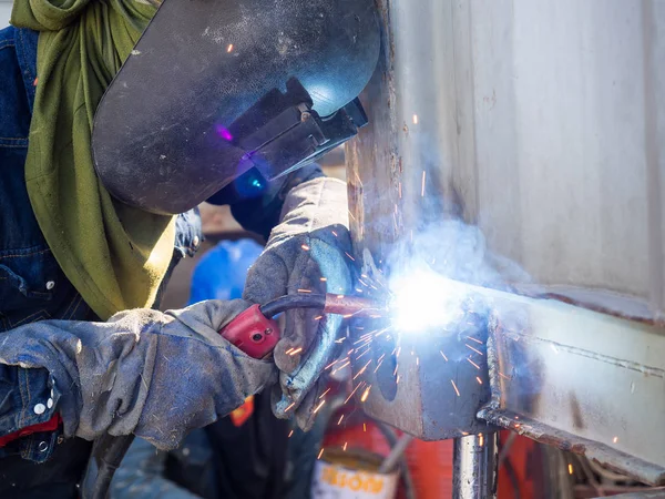 Svetsning maskin struktur bymig svetsning — Stockfoto