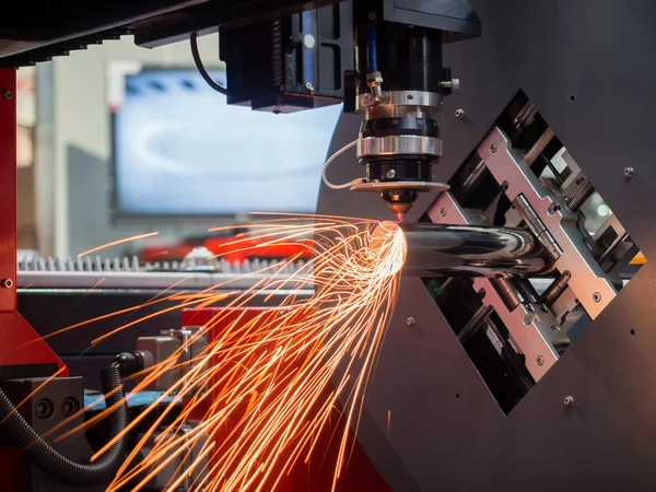 Cnc gas schneiden blech — Stockfoto