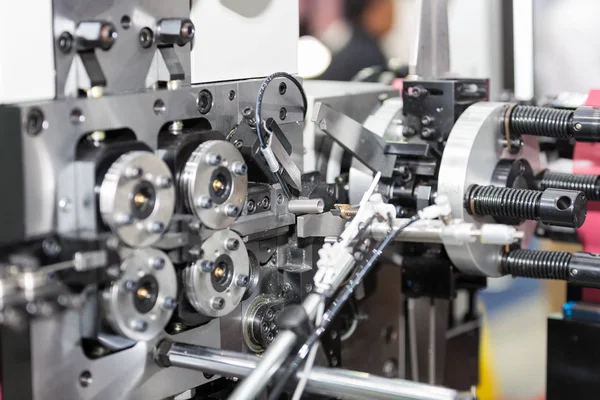 CNC bobina de esportes que faz a máquina — Fotografia de Stock