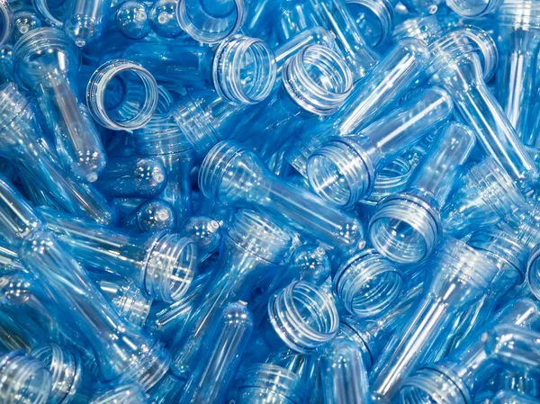 Alta tecnologia de fabricação de garrafas de plástico industrial — Fotografia de Stock