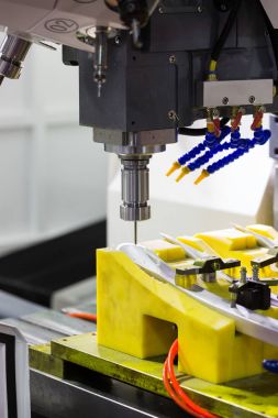 CNC İşleme Merkezi kesme kalıp