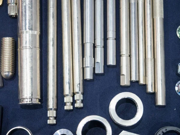 Präzisionsbearbeitungs- und Beschichtungsteil für Werkzeug- und Formenbau — Stockfoto