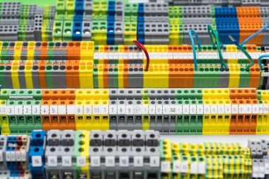 Çabuk bağlayın ve terminal konnektör yayın