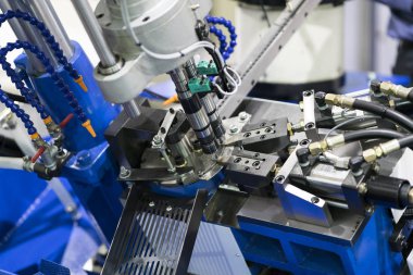 CNC İşleme Merkezi kesme kalıp