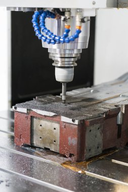 CNC İşleme Merkezi kesme kalıp