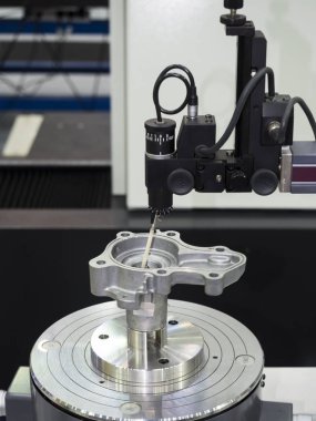 Operatör incelenmesi silindirik otomotiv bölümü Yuvarlaklık tarafından 