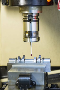 CNC İşleme Merkezi kesme kalıp