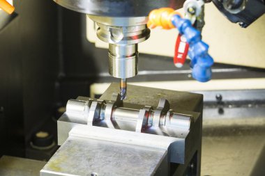 CNC İşleme Merkezi kesme kalıp