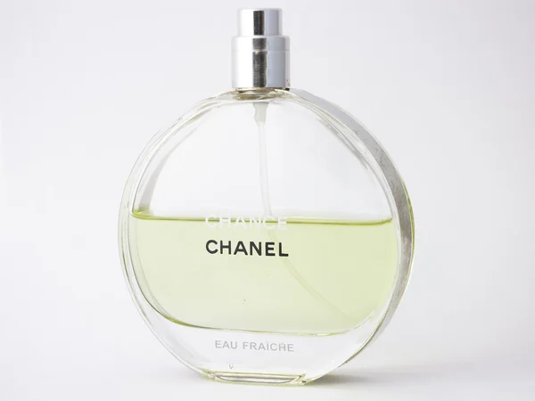 Paris, Fransa - 19 Ekim 2016: Chanel parfüm arka plan üzerinde.