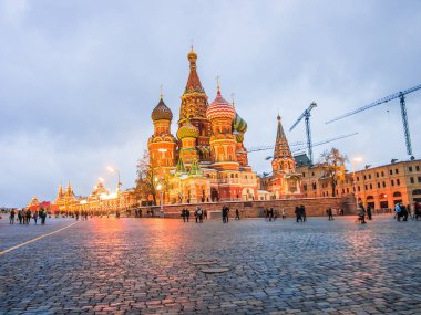 Aziz Basil Katedrali ve sakız