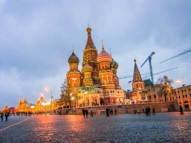 Aziz Basil Katedrali ve sakız