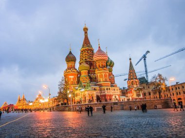 Aziz Basil Katedrali ve sakız