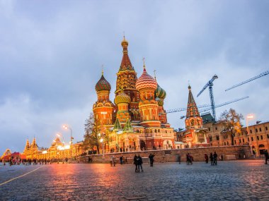 Aziz Basil Katedrali ve sakız