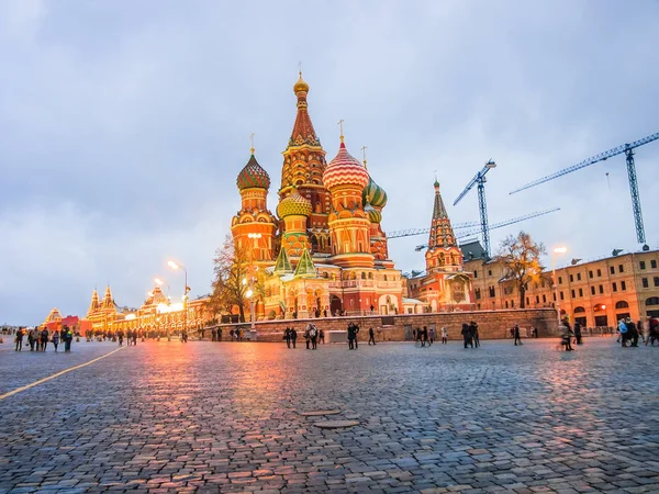 Aziz Basil Katedrali ve sakız