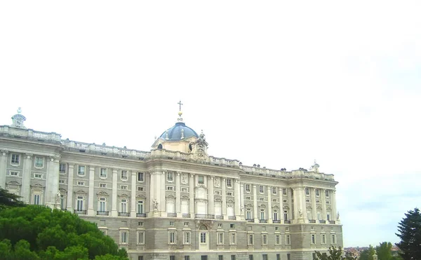 Palácio Real em Madrid - Espanha — Fotografia de Stock