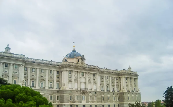 Real Palace in Madrid-Spanje — Stockfoto