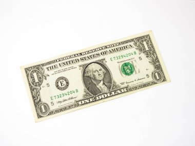 Beyaz arkaplanda bir dolara yakın izole et.