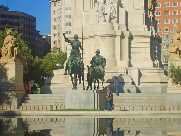 Praça Espanha, Madrid, Don Quijote e Sancho Panza — Fotografia de Stock
