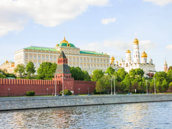 Blick auf den Moskauer Kreml, den Großen Kreml-Palast — Stockfoto