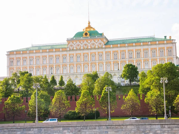 Blick auf den Moskauer Kreml, den Großen Kreml-Palast — Stockfoto