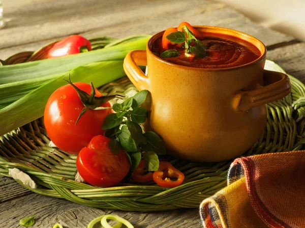 Bowl Tomato Sauce Fresh Tomatoes Table — Stock Photo, Image