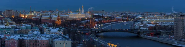 Gece Moskova Nehri Kremlin Büyük Taş Köprü Görünümünü Moscow Rusya — Stok fotoğraf