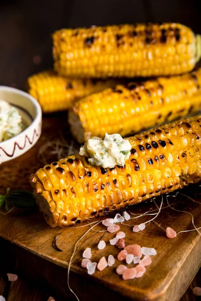 Delicioso maíz a la plancha —  Fotos de Stock