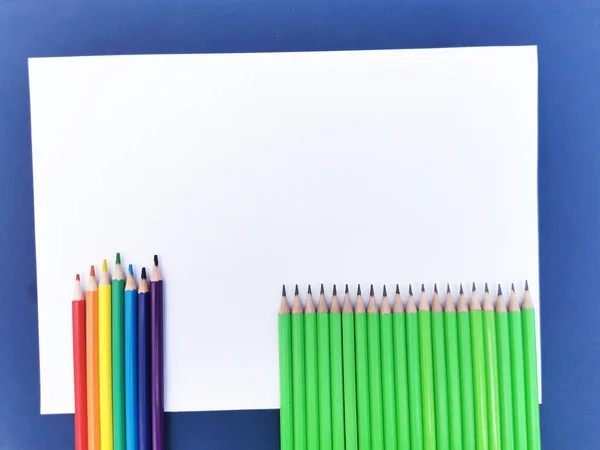 Color Pencils Simple Pencils White Paper Blue Folder Background — Stock Photo, Image