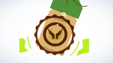 İşaretli karton etiketin etrafında madalyalı hareketle süslenmiş bir elmayı tutan saf eko ürünlerin doğrusal ölçeklendirme animasyonu